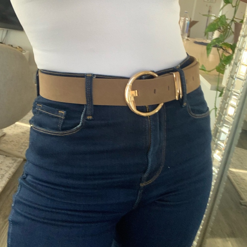 NEW IN! 🍁 Tawnie Taupe Belt - Picture 2 of 3